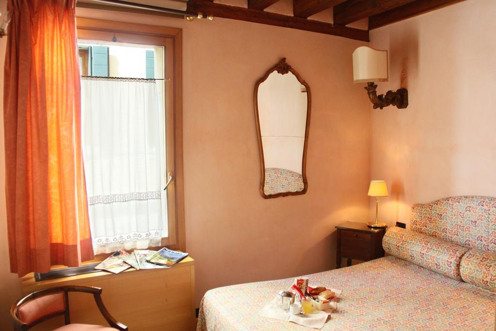 San Simeon Apartments Venice Phòng bức ảnh